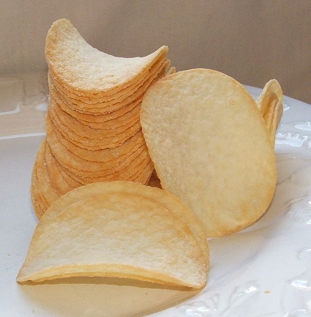 640px-Pringles_chips