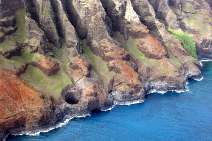 The Beautiful Sea Cave In Hawaii Only Accessible Via Boat