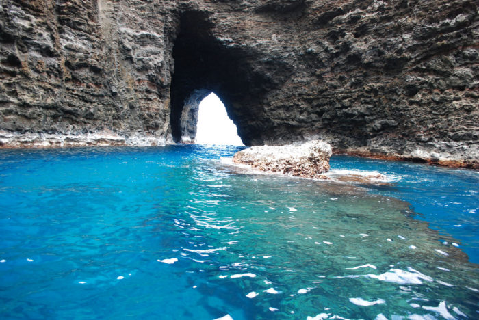 The Beautiful Sea Cave In Hawaii Only Accessible Via Boat