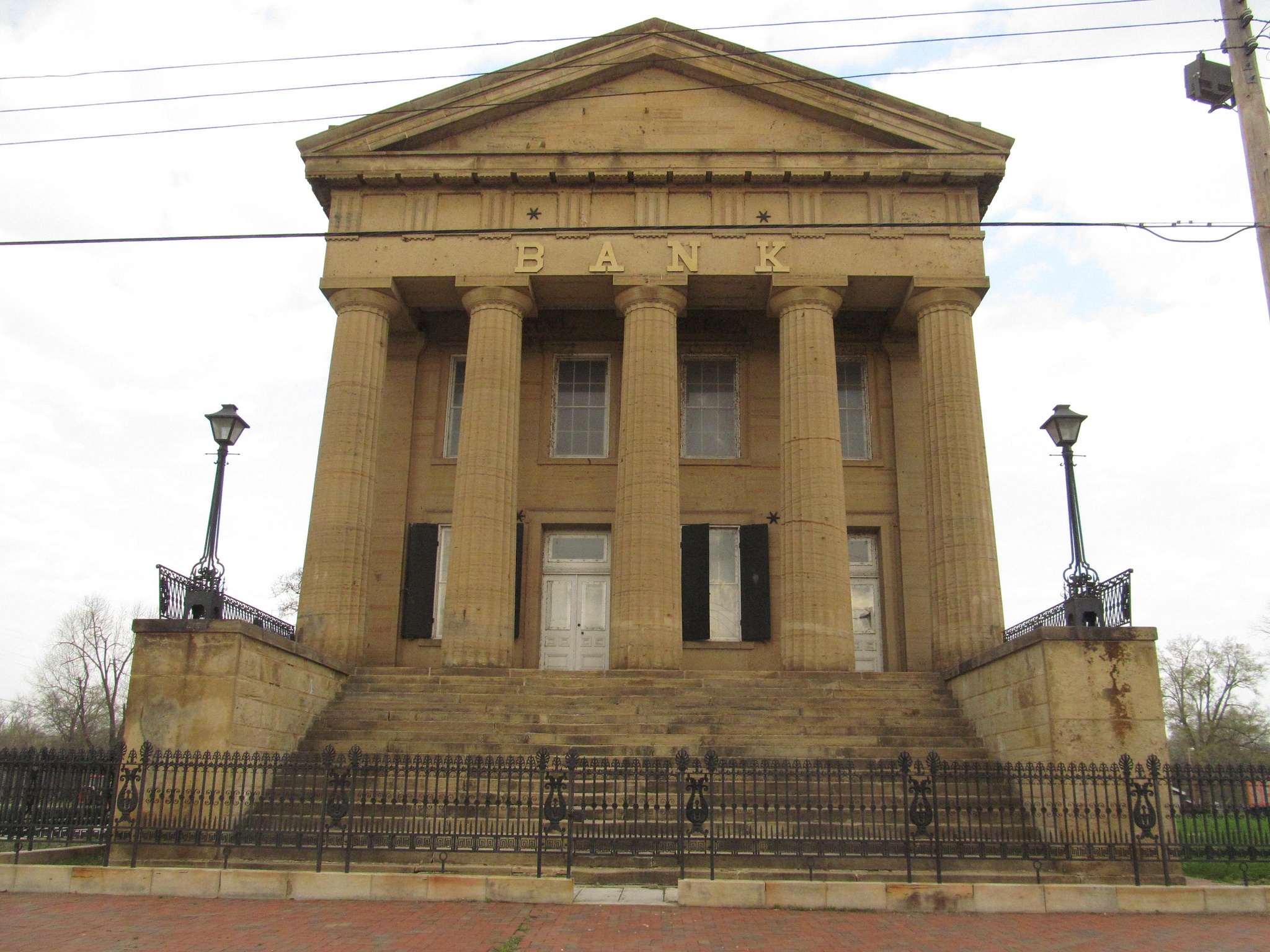 Shawneetown Is The Creepiest Abandoned Town In Illinois