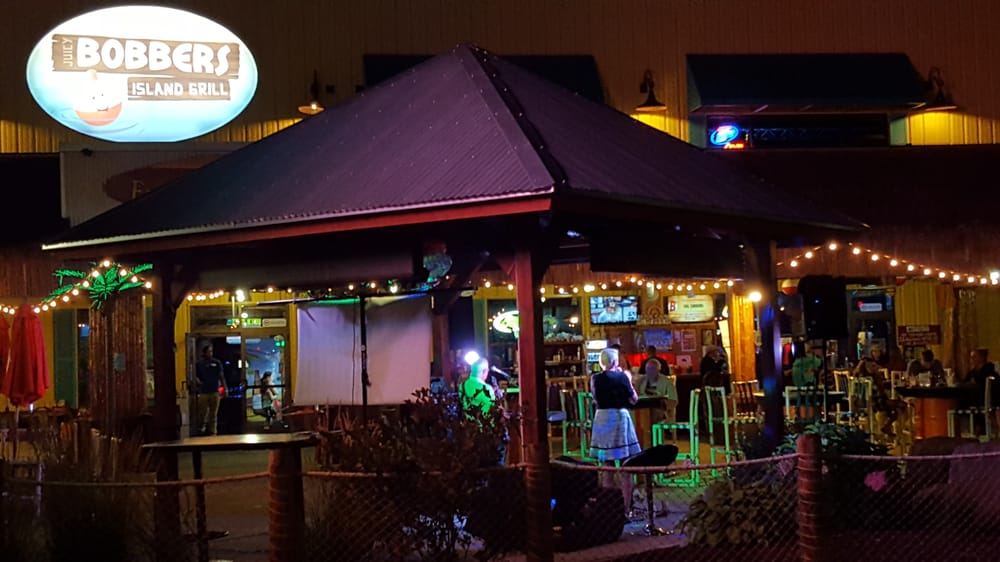 Bobber S Island Grill In The Dells Is Best Tropical Themed Restaurant Wisocnsin Tropical Themed Restaurant