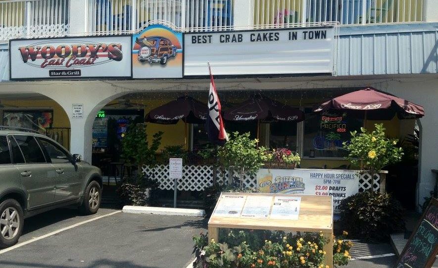 Woody's in Dewey Beach Serves The Best Crab Cake In Delaware