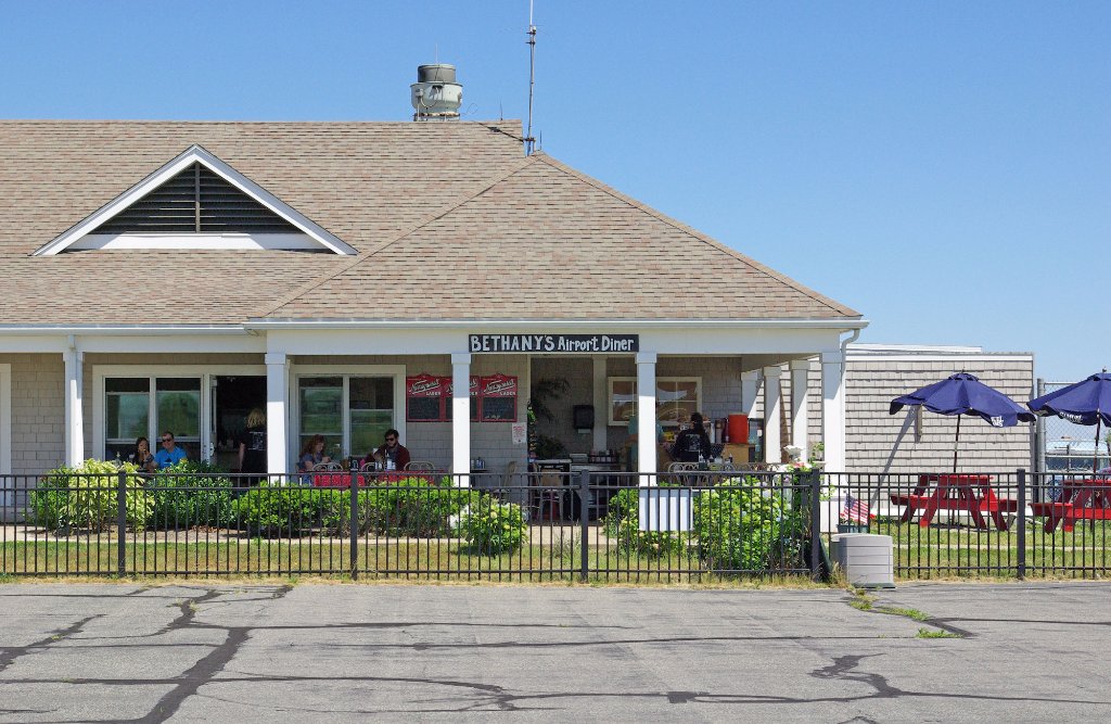 You Can Watch Planes Land At Bethany's Airport Diner On Block Island In
