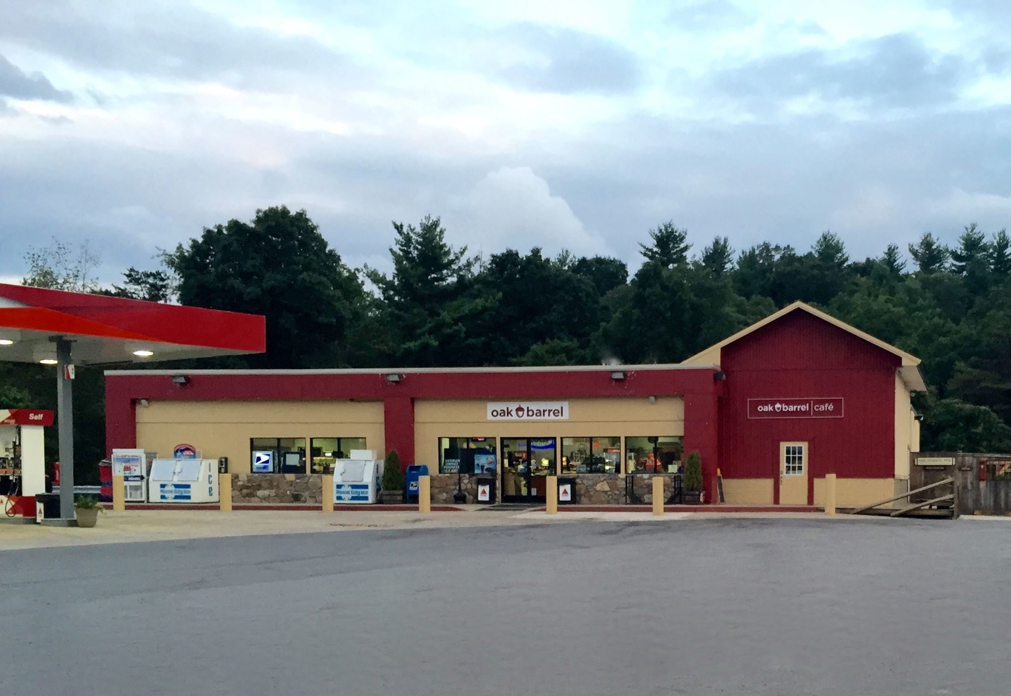 The Delicious Oak Barrel Cafe Is Hiding Inside Of A Gas Station In Maryland