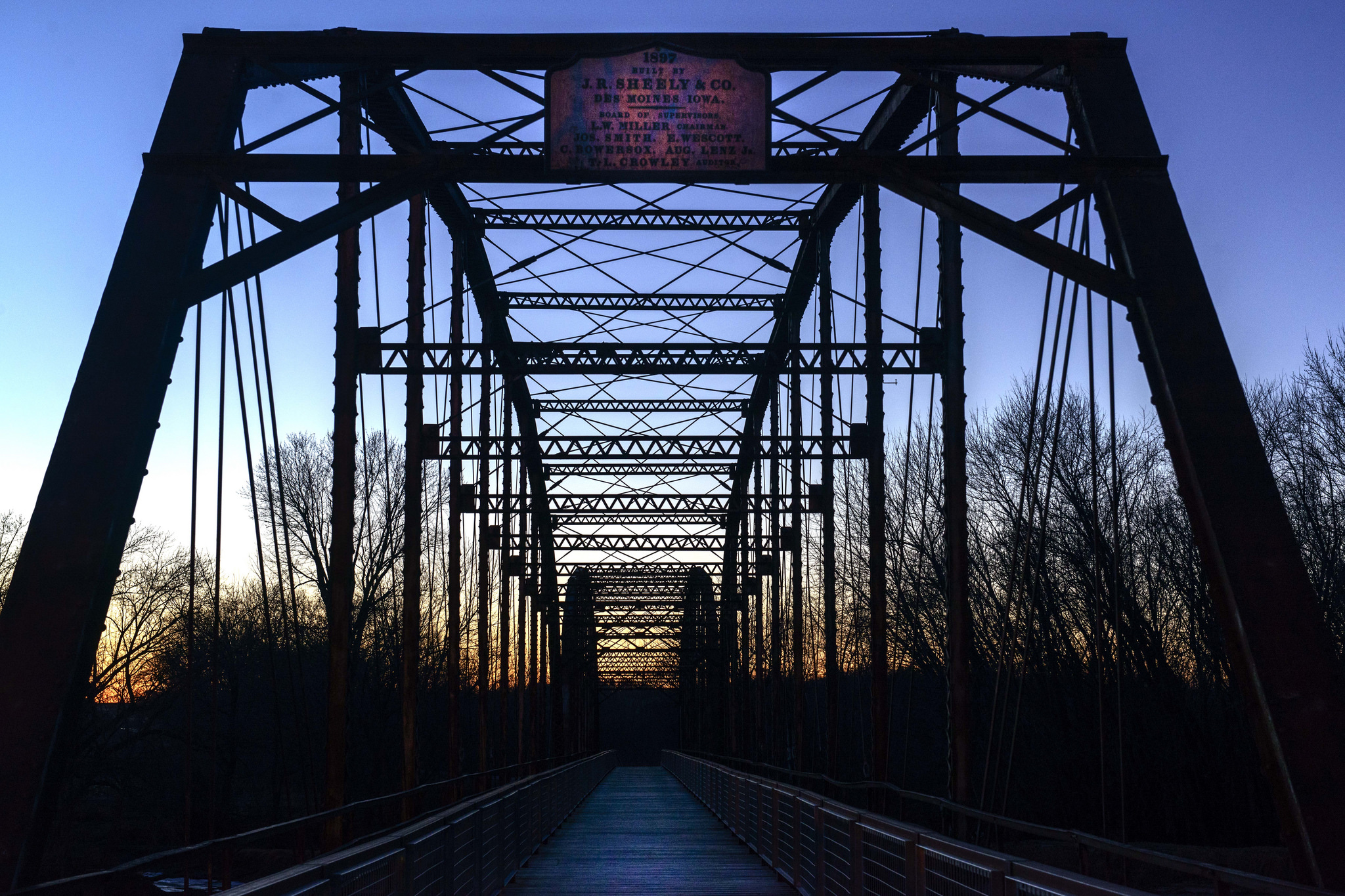 Iowa's Sutliff Bridge Is An Impressive Historical Site