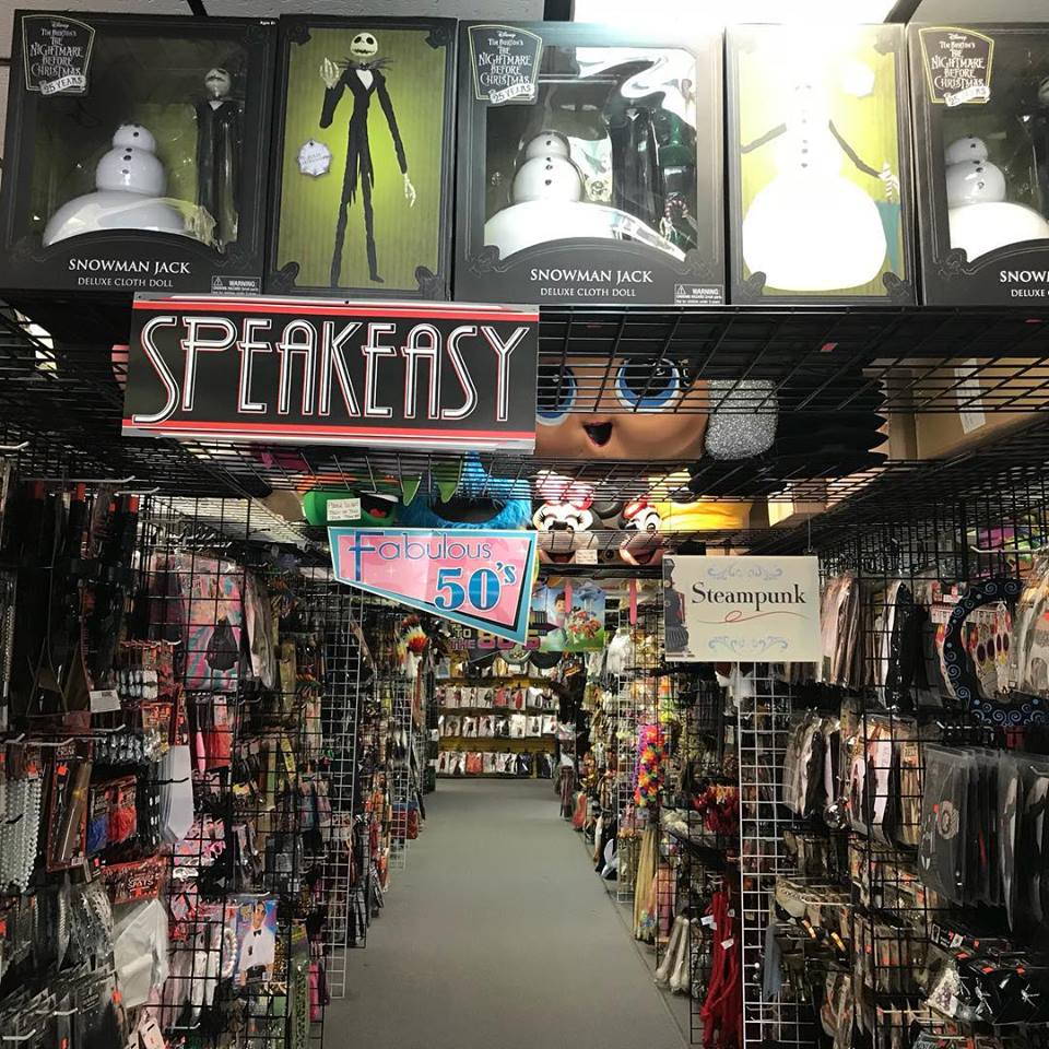 Screamers Costumes Is Most Epic Halloween Store In Michigan