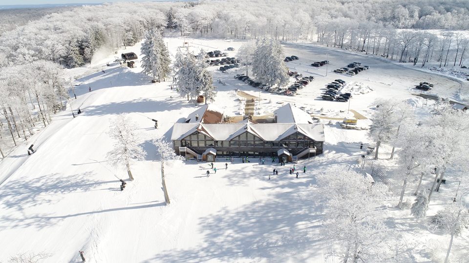 Laurel Mountain Ski Resort Near Pittsburgh That's Perfect For A Winter