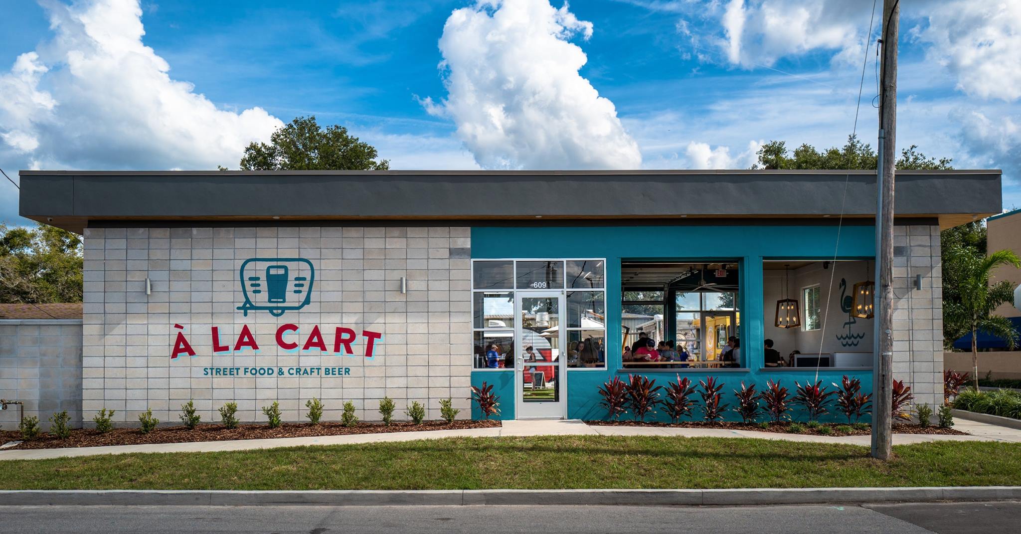A La Cart: First Permanent Food Truck Park In Florida