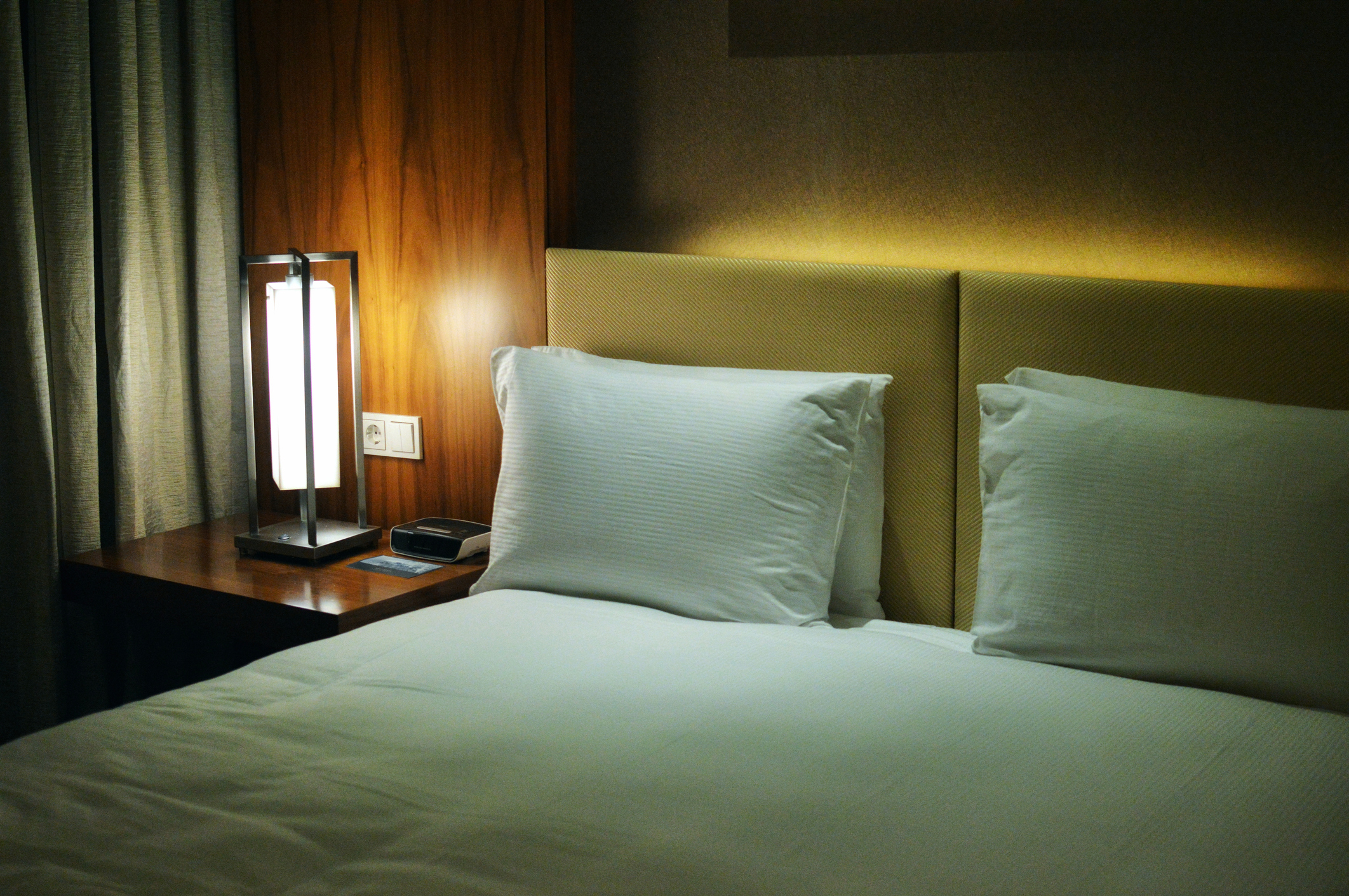 Here's How To Quickly Check Your Hotel Room For Hidden Cameras