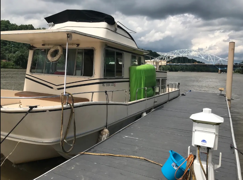 Elizabeth Houseboat Is Best Houseboats For An Overnight Near Pittsburgh