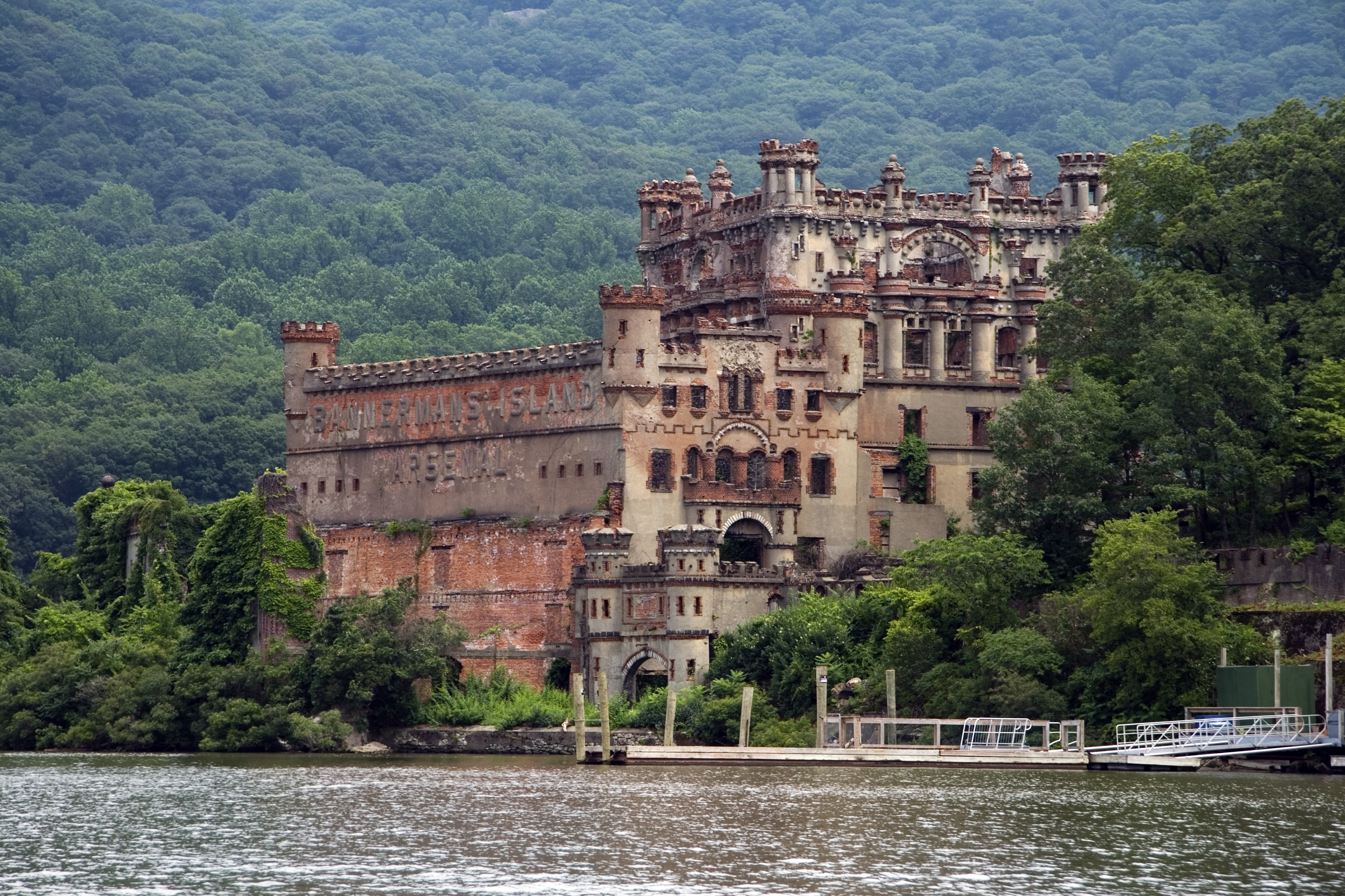 Kayak To Bannerman Castle With New York S Storm King Adventure Tours