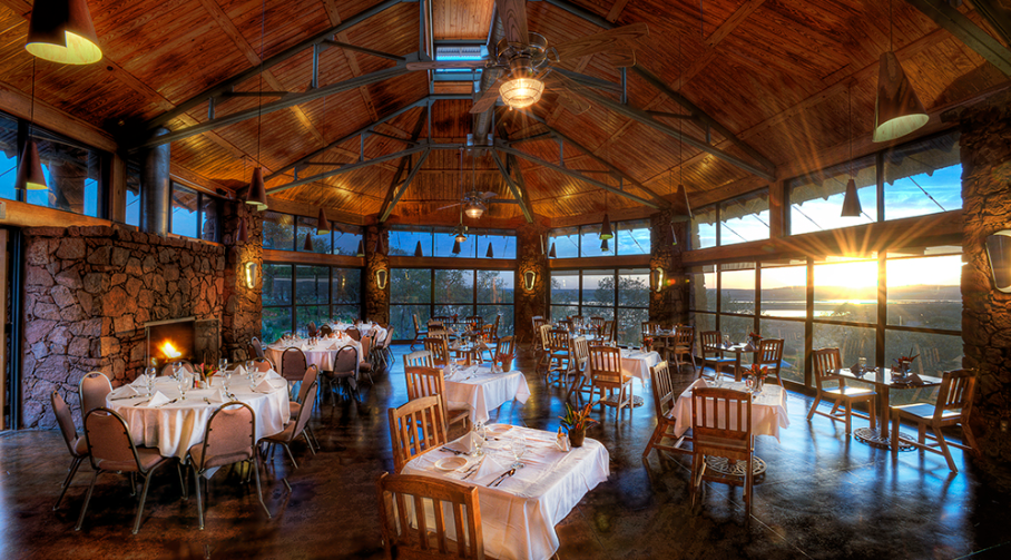MiddleOfNowhere Waterfront Restaurant In Texas The Overlook Cafe
