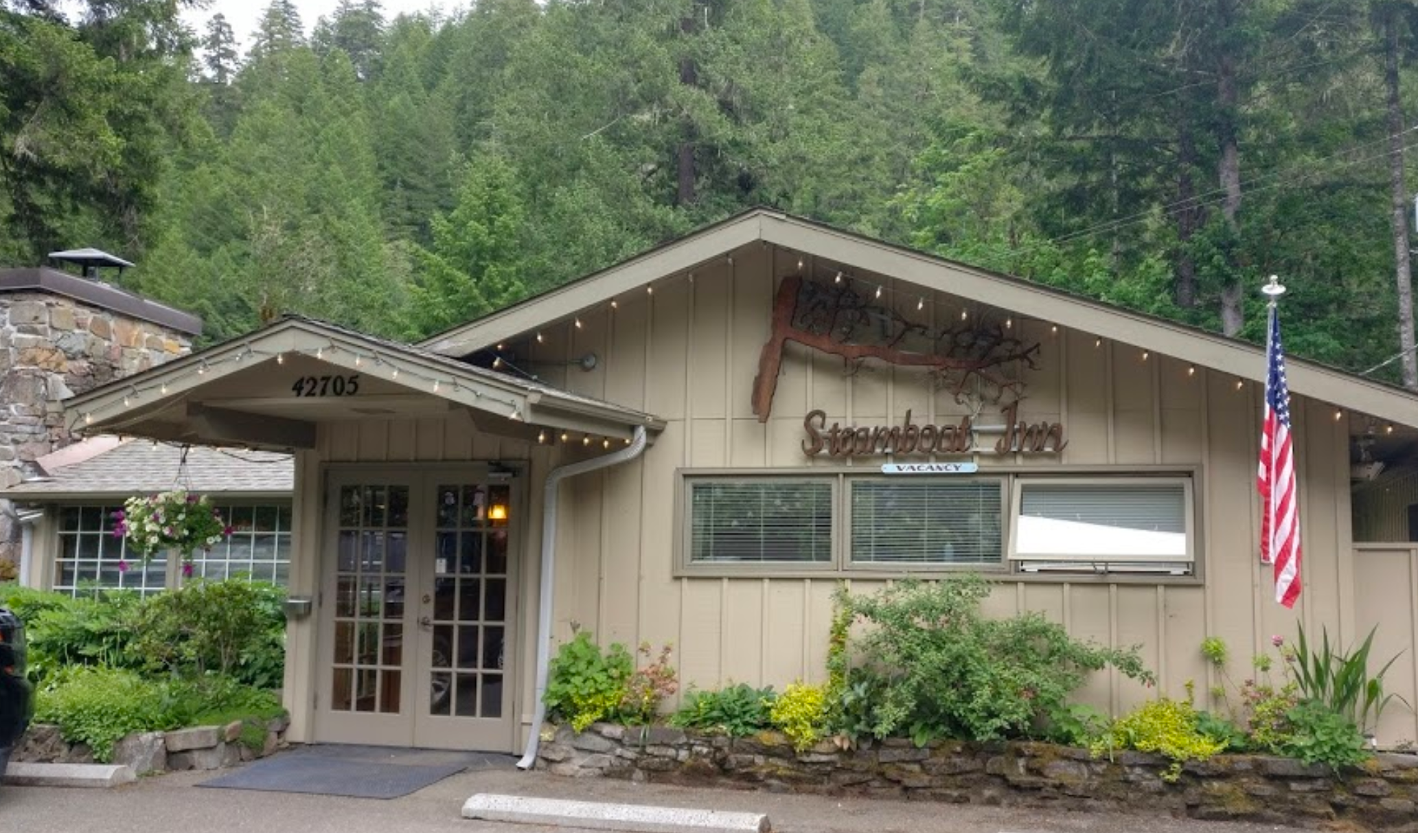 Steamboat Inn Has Cottages On The North Umpqua River In Oregon