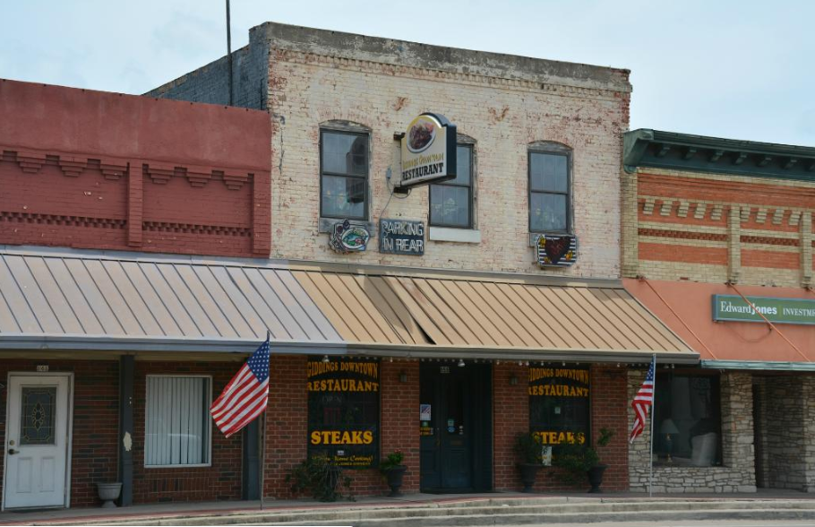 Giddings Downtown Restaurant Is A Southern Buffet In Texas