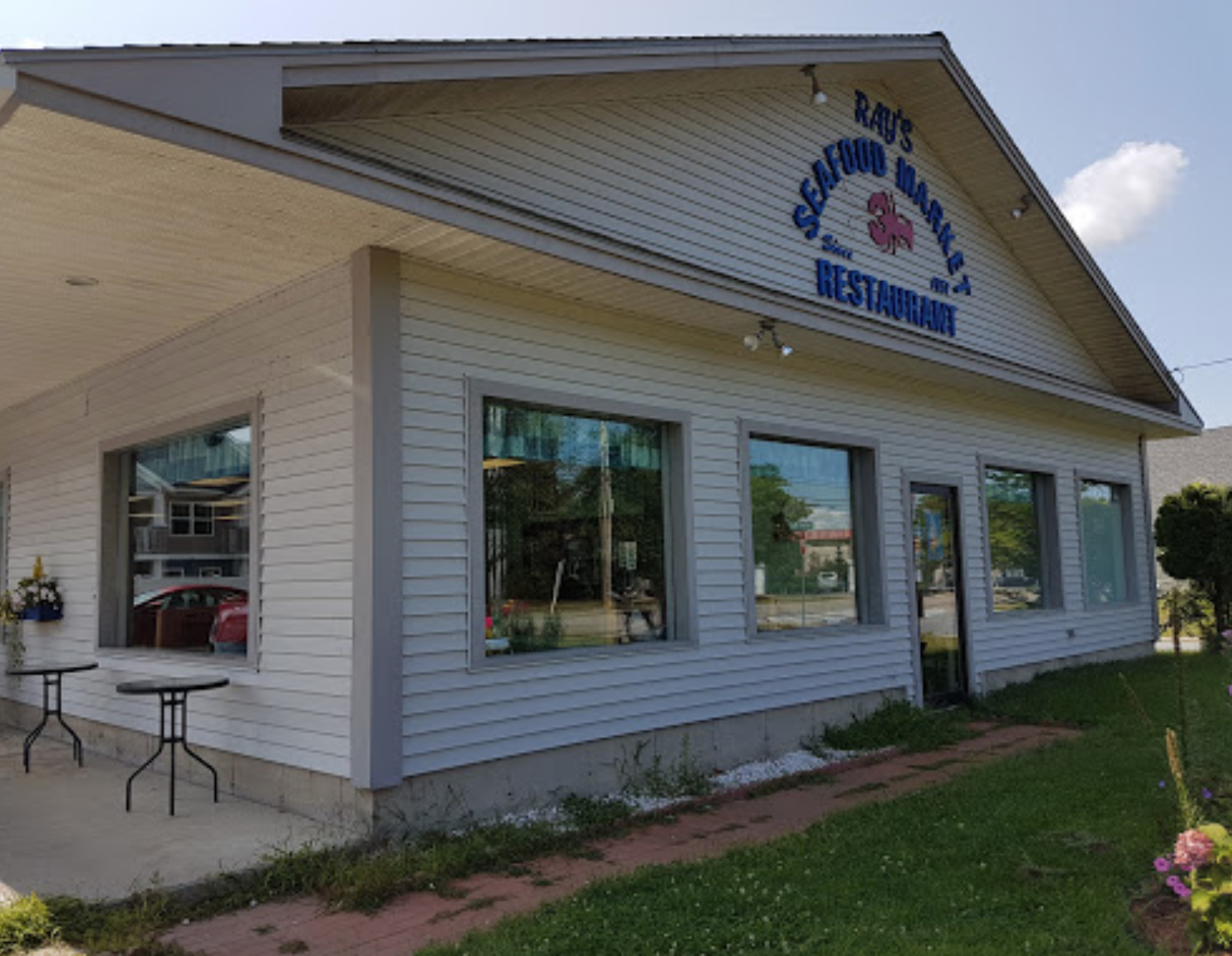 Dine At Ray's Seafood Market And Restaurant in Vermont