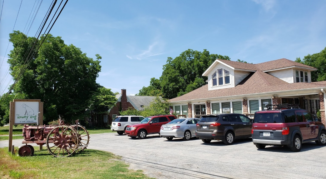 People Drive For Hours Just To Dine At The Honey Hog In North Carolina