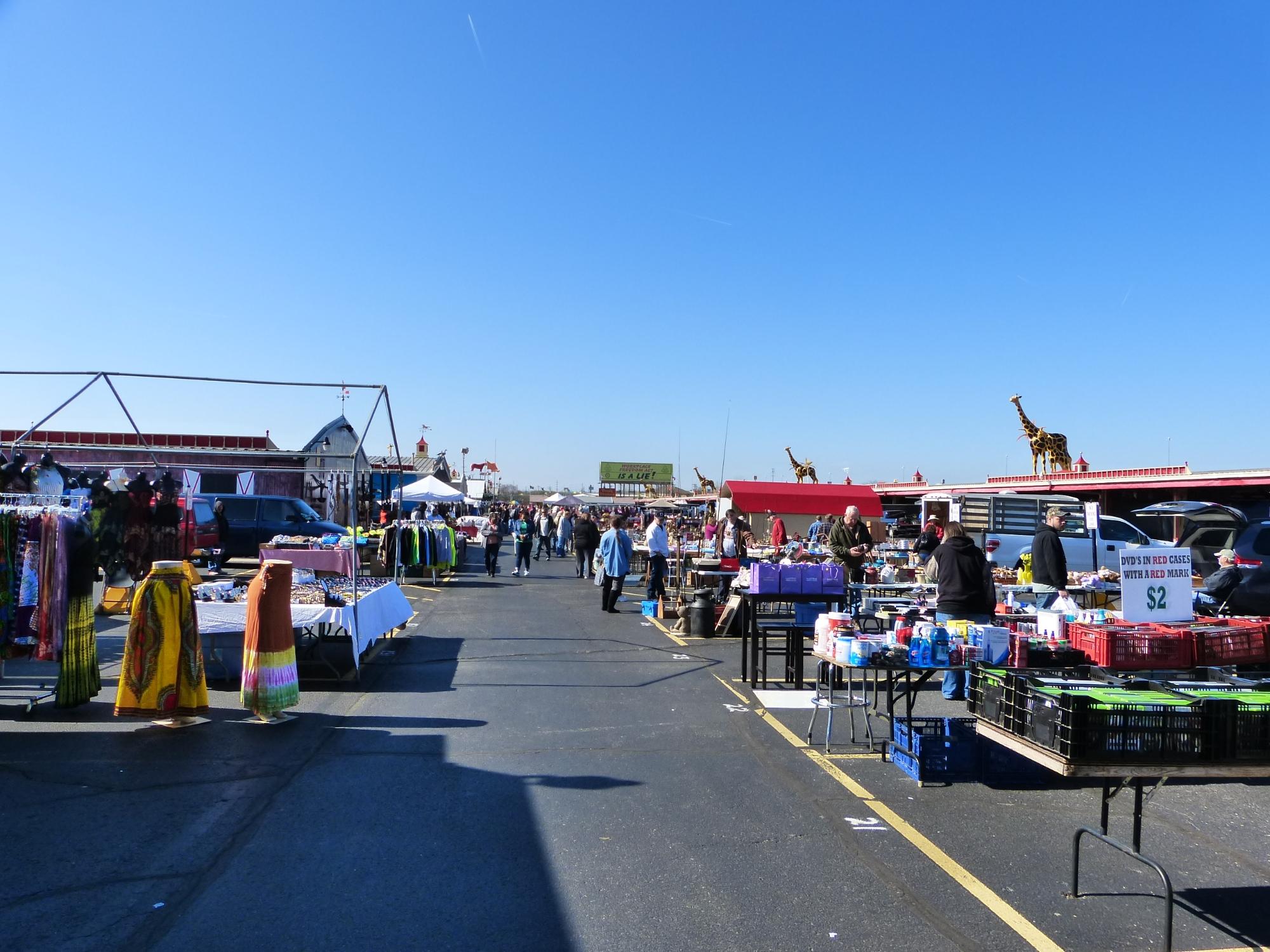 Caesar Creek Flea Market In Ohio - nlnhy6o