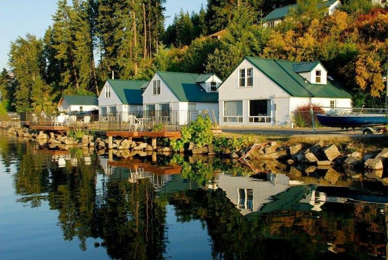 The Lakefront Cabins At MacDonald's Resort In Idaho Are Dreamy